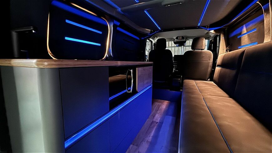 LACホールディングスのBEVキャンピングカー「LAC EVキャンパーC」（写真：LACホールディングス）