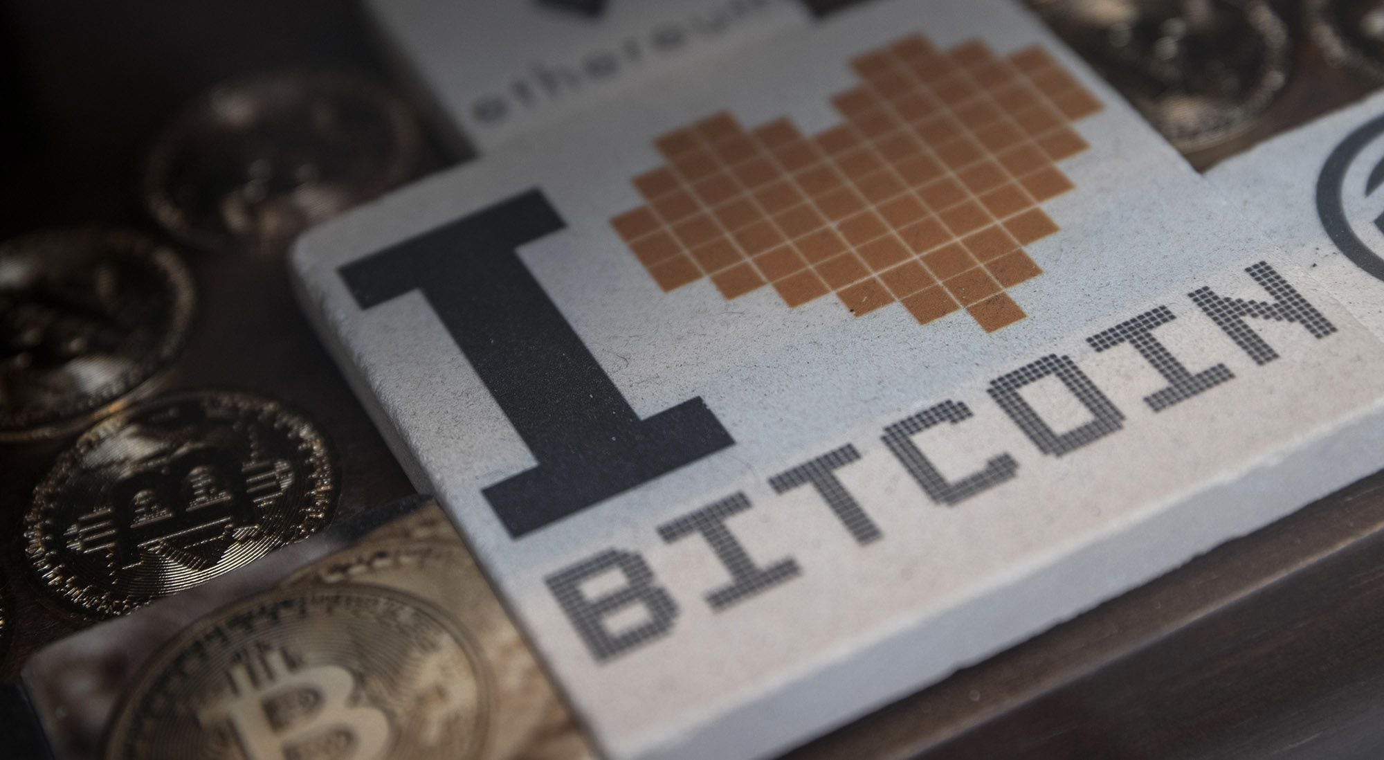 乱高下のビットコインは今年10万ドル説も｜会社四季報オンライン