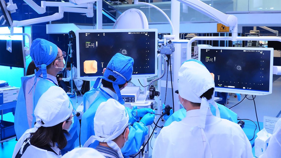 内視鏡のトレーニングの様子