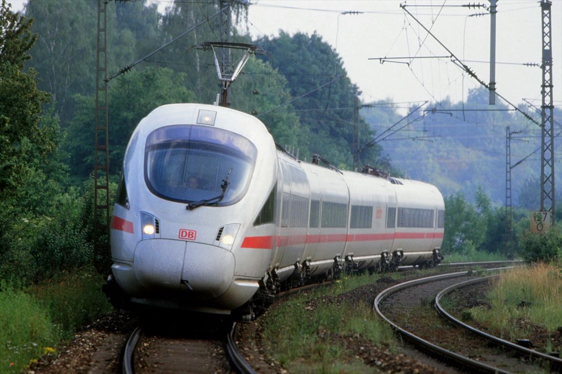 ペンドリーノのシステムを採用したドイツの高速列車ICE-T（撮影：南正時）