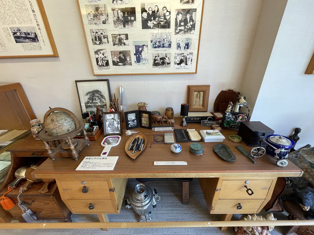 初代林家三平が実際に使った机