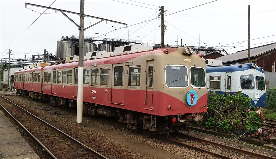 伊予鉄道から銚子電鉄に渡った元京王2010系（筆者撮影）