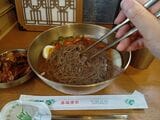 ソルヌンの麺は簡単にほぐれた