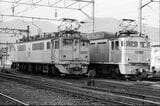 関門トンネル区間用のEF30形（左）と並んだEF81形300番台（撮影：南正時）
