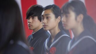 大学全落ち→社会人経て独学で医学部入った彼女