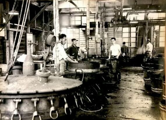 1946年当時石井食品の佃煮製造の様子