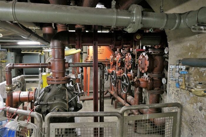 ポンプ室にはスプリンクラーの機械がある