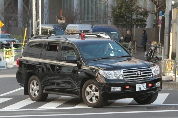 特別遊撃警護車トヨタ ランドクルーザー（200系）。