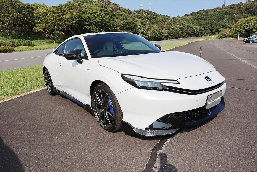 無限のパーツを装着した新型「プレリュード」（筆者撮影）