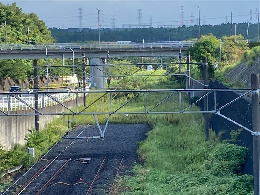 京成千原線の終点、ちはら台駅の先。線路は途切れているが用地はその先に続いている（筆者撮影）