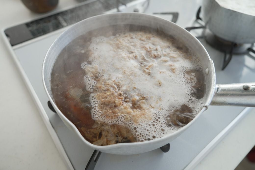 中火で沸かすことでみりんのアルコールも飛びます