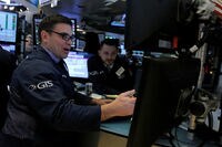 米国株式市場は続伸､ダウは410ドル高 ｢株安は終わっていない｣との見方も