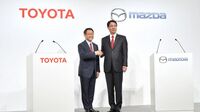 トヨタ､次の一手 8社中4社が最高益