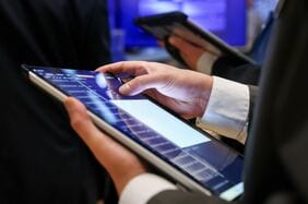 サスケハナ､中国政府による取り締まりが公表される前の情報をもとにしたインサイダー取引で100人を提訴