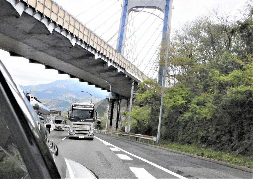 試乗は大型トラックの主戦場である高速道路を主体に行った