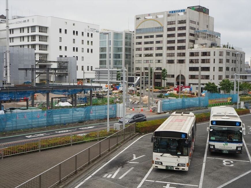 LRT乗り場の整備が進む宇都宮駅東口（記者撮影）
