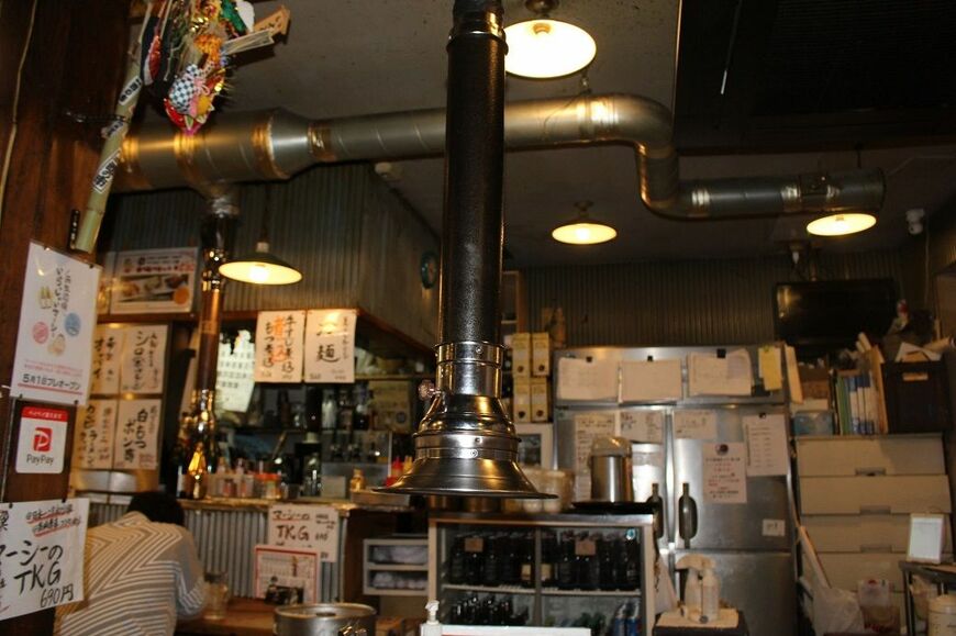 「ホルモン焼き いくどん」赤羽店の店内。まん防中もアルコールを提供していた（筆者撮影）