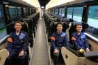左から車両部の林さん、西尾さん、田辺さん