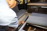 日産のセレナをベースにした、メティオの新作キャンピングカー「ラクネルステイ・スイート」（筆者撮影）