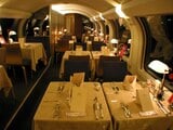 夜の「カシオペア」食堂車（撮影：南正時）