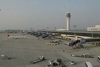 相次ぐ廃止・減便、露呈した“余剰空港”