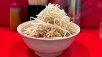 「コイツの分、野菜マシでお願いしま〜す！」新年度によく見られる、《ラーメン二郎》で後輩の分を上司が勝手に大盛りで注文…店側「やめて」