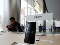 次期iPhone、新色ゴールドでシェア拡大なるか 目指すは、中国でのユーザー拡大