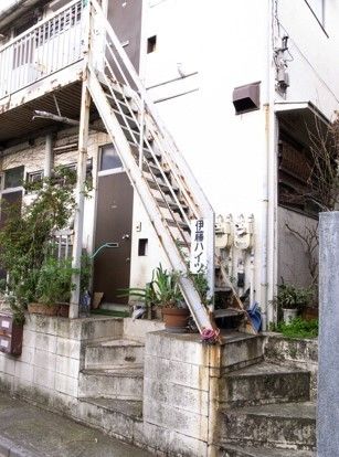 急すぎる階段