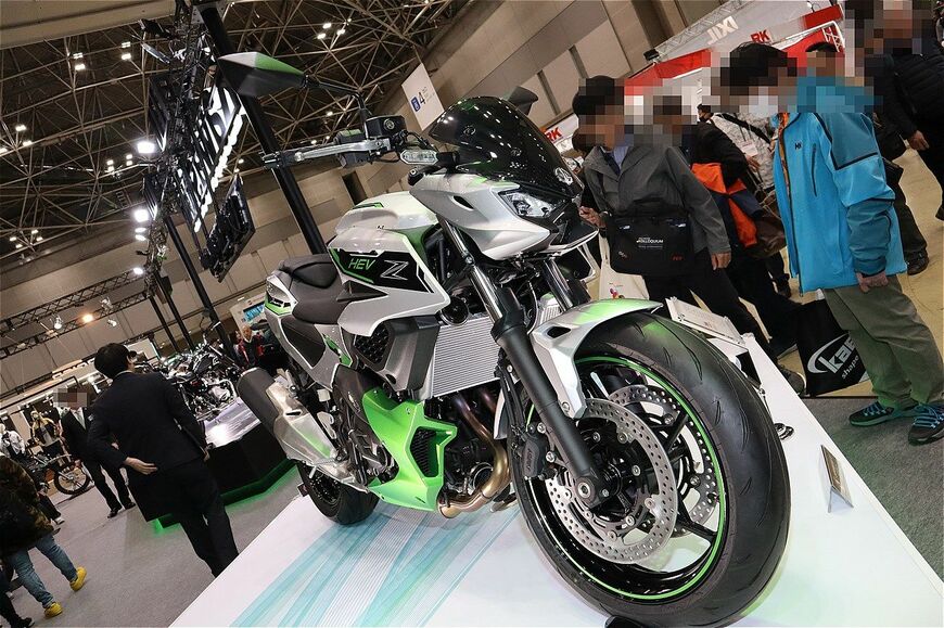 カワサキモータース「Z7ハイブリッド」（筆者撮影）