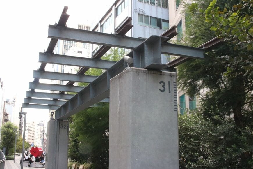 渋谷川沿いにあるモニュメント