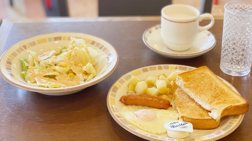 サイゼリヤの店舗限定モーニング。400円とは思えないボリュームが魅力です（筆者撮影）