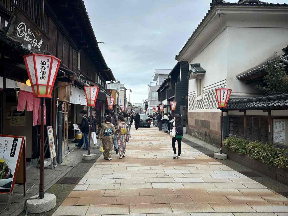 タクシー利用で金沢駅周辺の移動が便利に（筆者撮影）