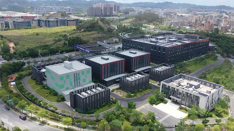 中国のハイテク企業は、エヌビディア製の特別仕様チップを大量調達していたとされる。写真は通信機器大手の華為技術（ファーウェイ）のデータセンター（同社ウェブサイトより）