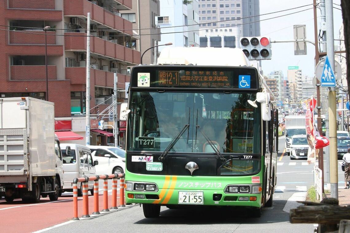 都バス陽12-1系統。東陽町駅前と豊洲駅前を結ぶ（筆者撮影）