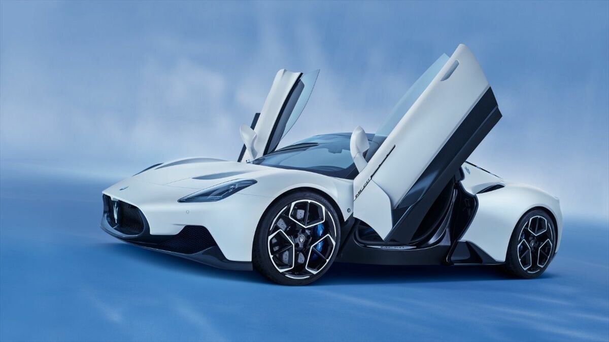 マセラティがフェラーリとの決別で見せた本気 電動化を見据えた｢MC20 