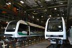 車両基地内で待機中の車両