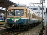 傷みも目立つ中、最後の力走をする200形＝2015年（撮影：南正時）