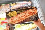 イタリア直輸入のピザやアイスも同店の目玉商品（撮影：風間仁一郎）