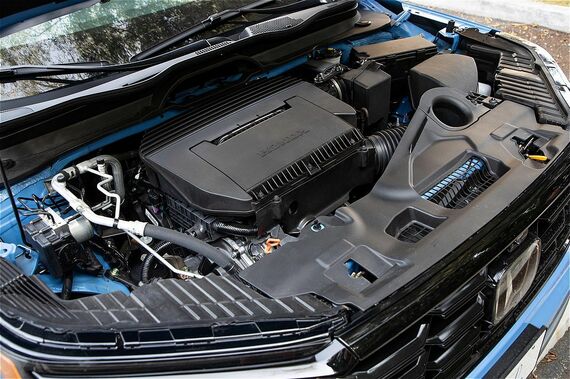 3471ccのV6自然吸気エンジンを搭載。最高出力は285hp（289ps）/6100rpm、最大トルクは262lb-ft（355Nm）/5000rpm