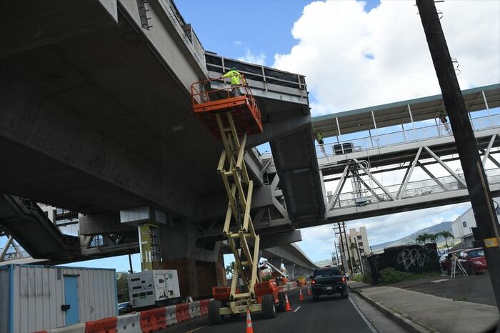 駅舎の建設が急ピッチで進む