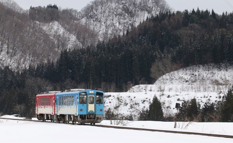 秋田内陸線の「走る農家レストラン ごっつお玉手箱列車」 （写真:坪内政美）