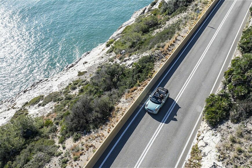 MINI（ミニ）の新型「ミニ・クーパー・コンバーチブルS」（写真：MINI）