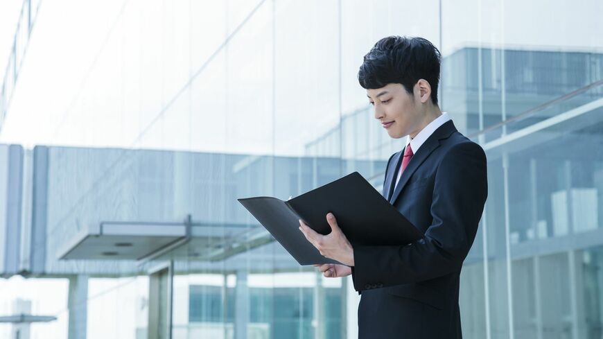 若い世代だけでなくすべての世代にも言えることだ（写真：kou / PIXTA）