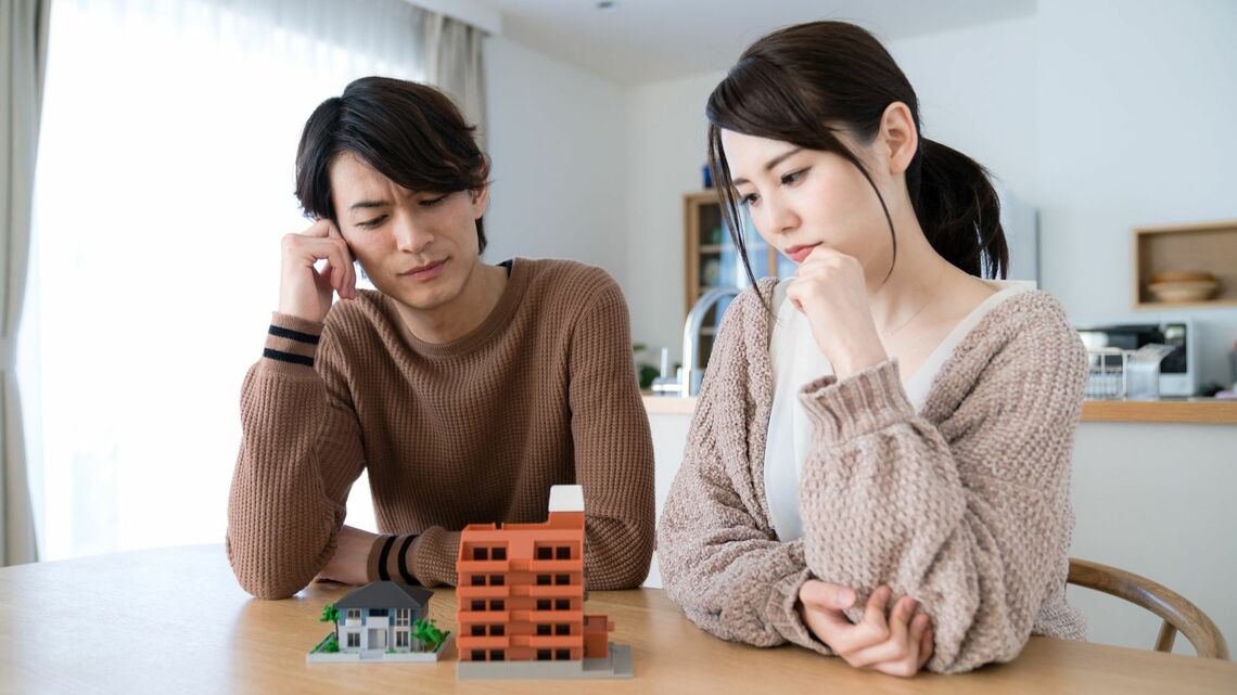 「夫婦2人」で組む住宅ローンのリスクについて解説します(写真:metamorworks/PIXTA)