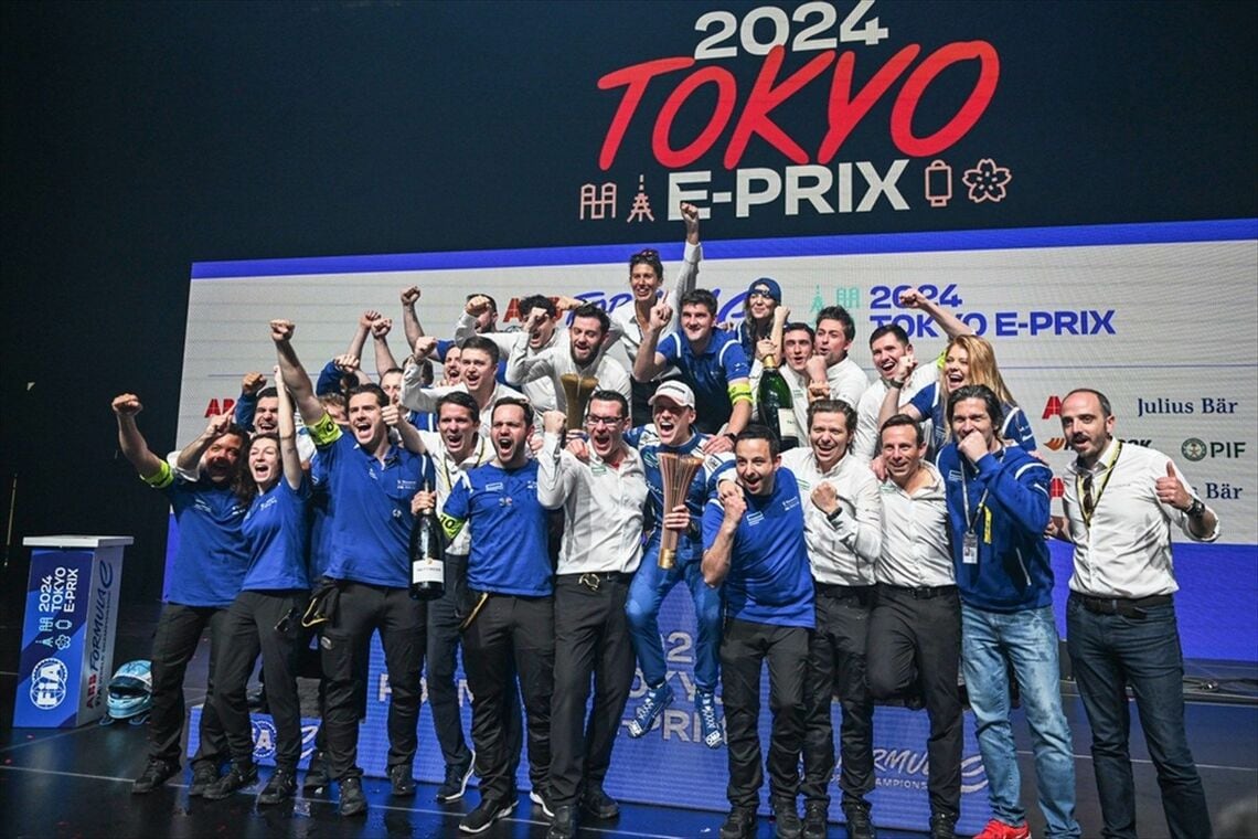 マセラティMSGレーシングの勝利を祝う表彰台の様子（写真:Simon Galloway／FIA）