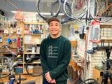 木梨サイクルのスタッフ日高平さん（筆者撮影）