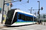 新型車両の「フクラムライナー」F2000形（撮影：南正時）
