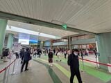 京成松戸線の新津田沼駅の改札横で営業。駅を利用する際に店の存在が目に入る。JR津田沼駅からも徒歩圏内（筆者撮影）