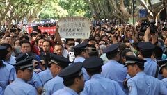 中国の情報統制は｢抜け道だらけ｣だ ｢拘束王｣小林史憲×｢レアメタル王