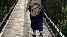 ｢そこの板､穴が開いてる！｣　50代漫画家が那須旅行の吊り橋で味わった"まさかの恐怖"…相次ぐホラー体験で悟ったこと